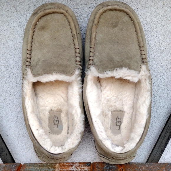 UGG Sheepskin Slippers Moccasins Loafers Shearling - Picture 7 of 8